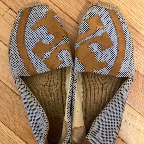 Tory Burch slip on sandals - Picture 2 of 3
